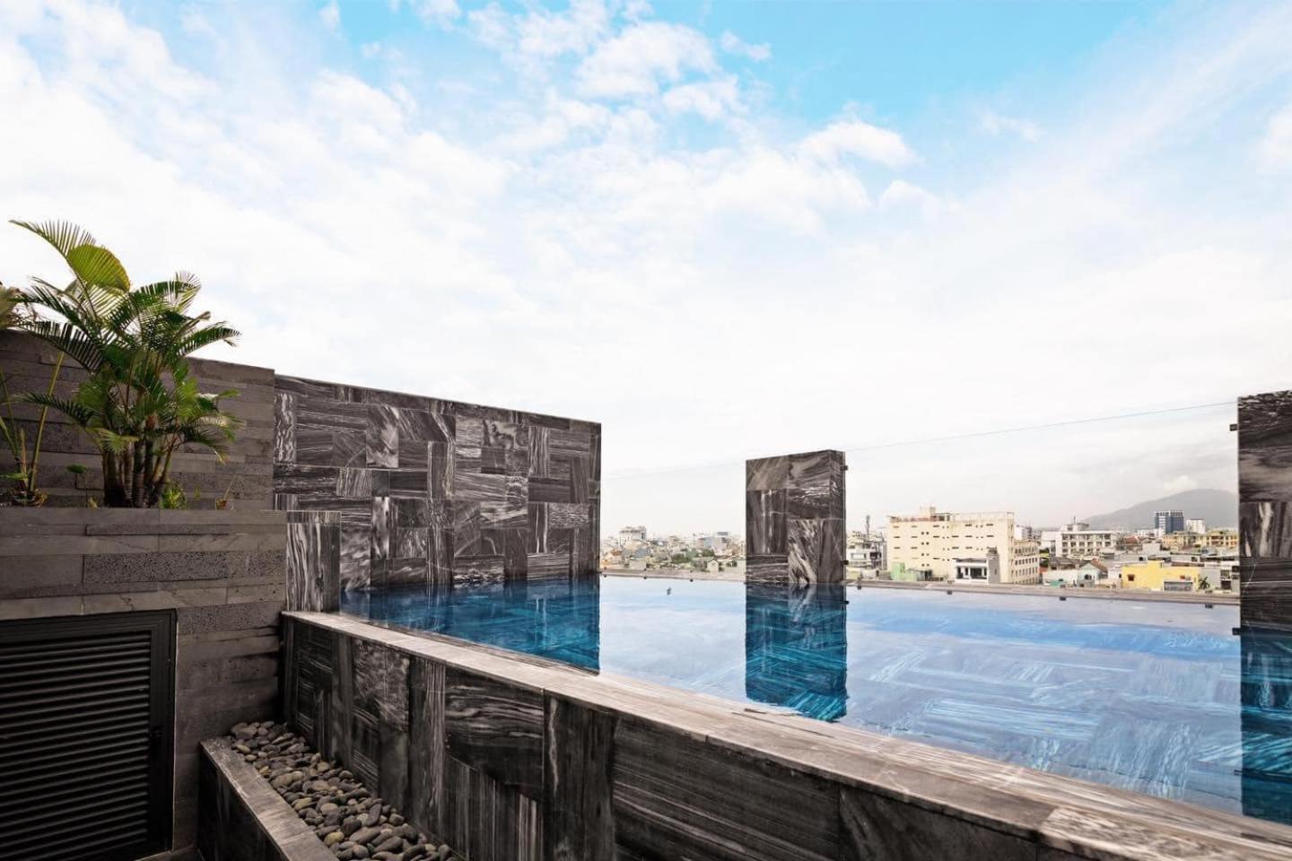Hoang Thinh Hotel & Apartment Danang Екстериор снимка